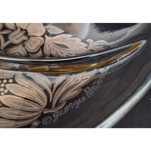 Vintage Georges Briard Divided Relish Dish, Leaf Shaped Gold Accents - Picture 3 of 5